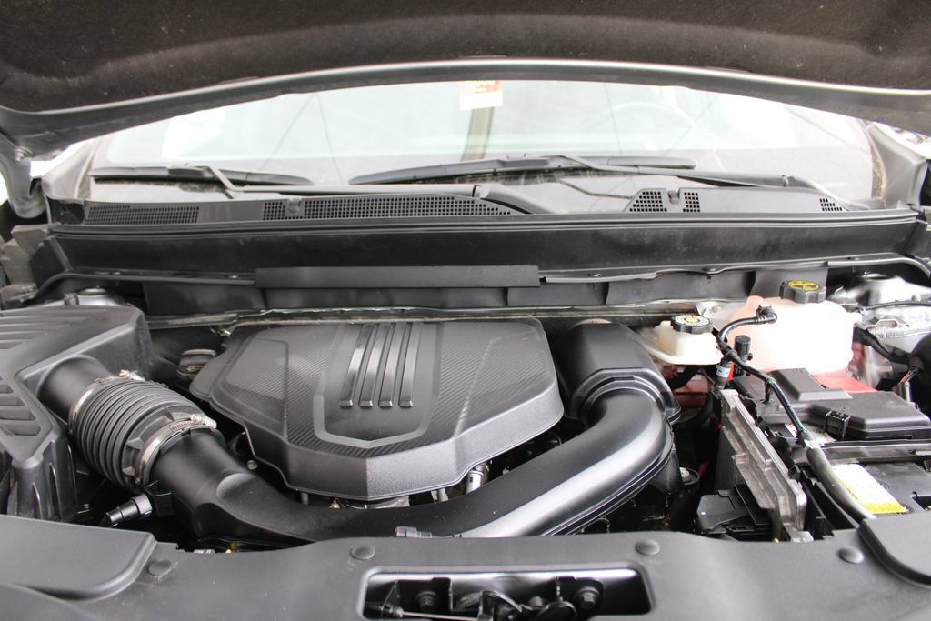 Used 2025 Chevrolet Traverse LT AWD/4WD image 60