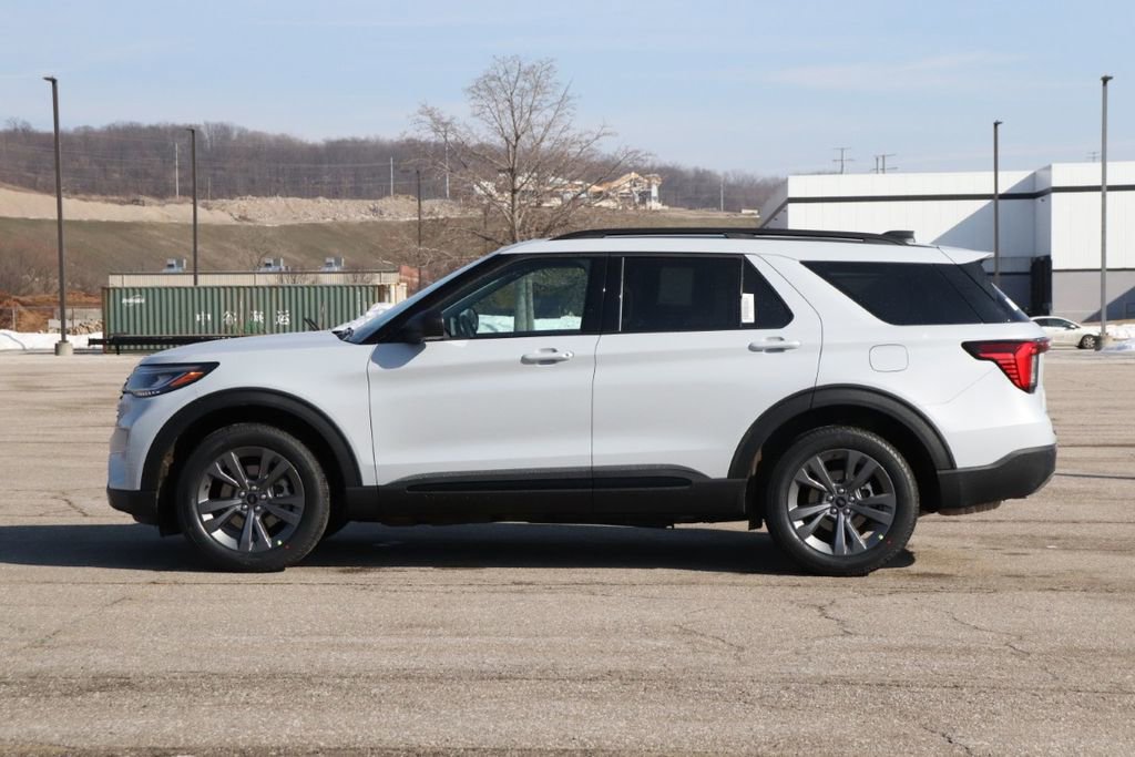 New 2026 Ford Explorer Active w/ Active Comfort Package image 5