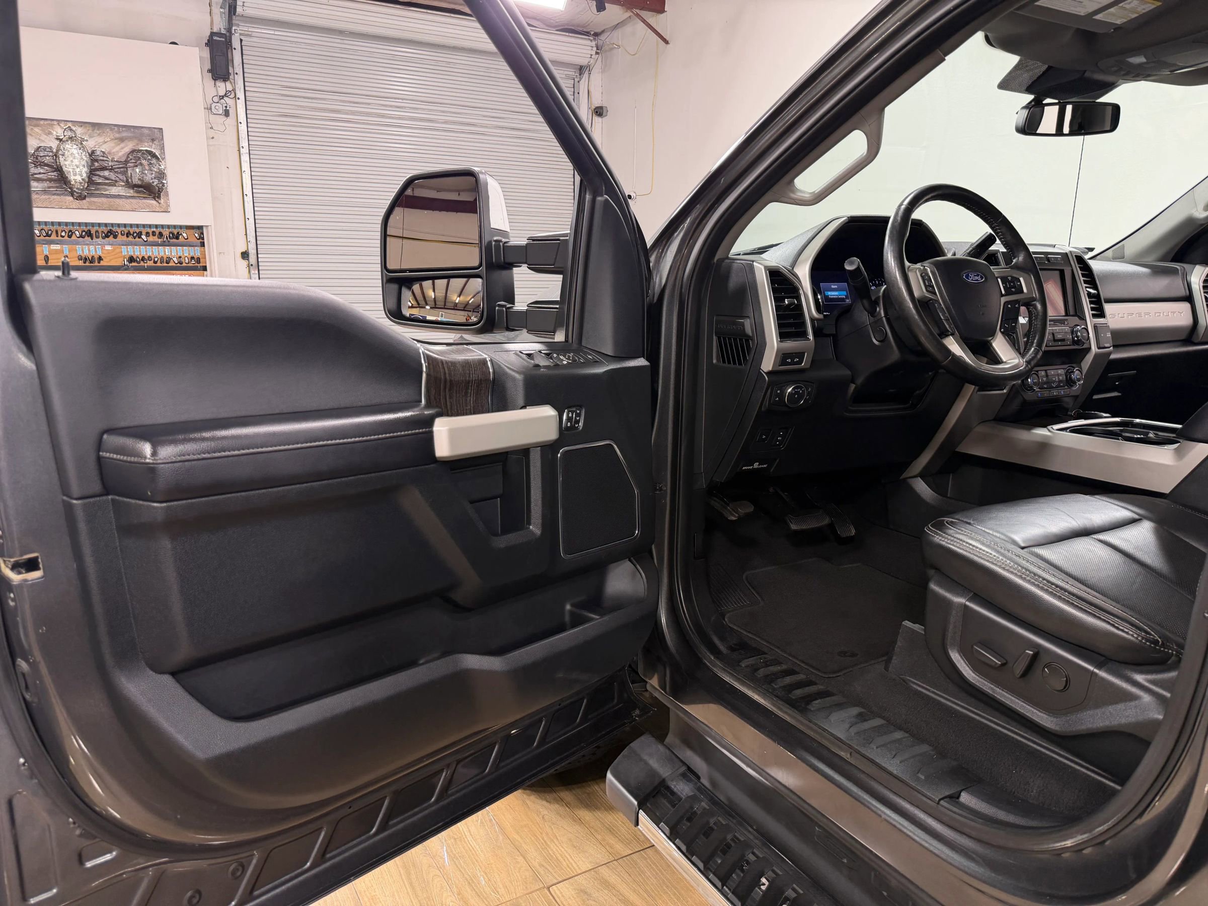 Used 2020 Ford F350 Lariat w/ Lariat Ultimate Package AWD/4WD image 12