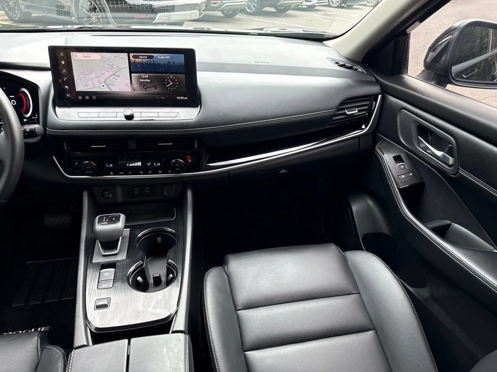 Certified 2025 Nissan Rogue SL FWD image 36