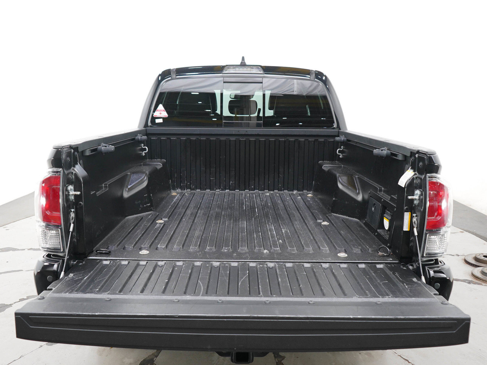 Used 2022 Toyota Tacoma Limited AWD/4WD image 16