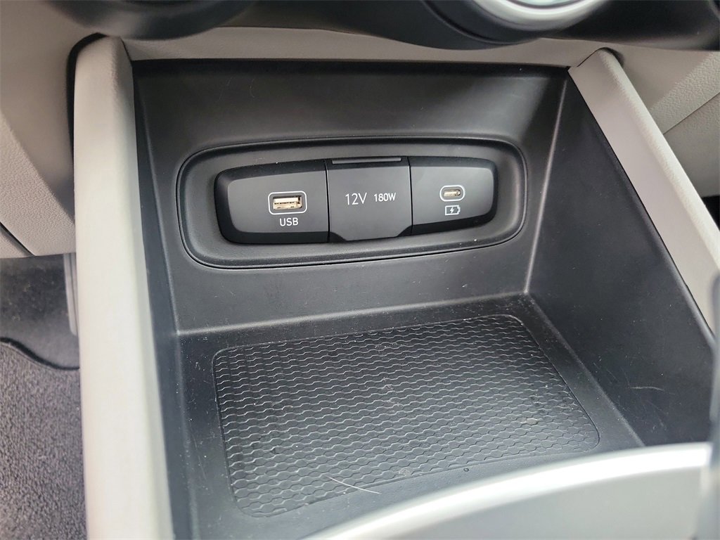 Certified 2023 Hyundai Venue SEL w/ Cargo Package image 32