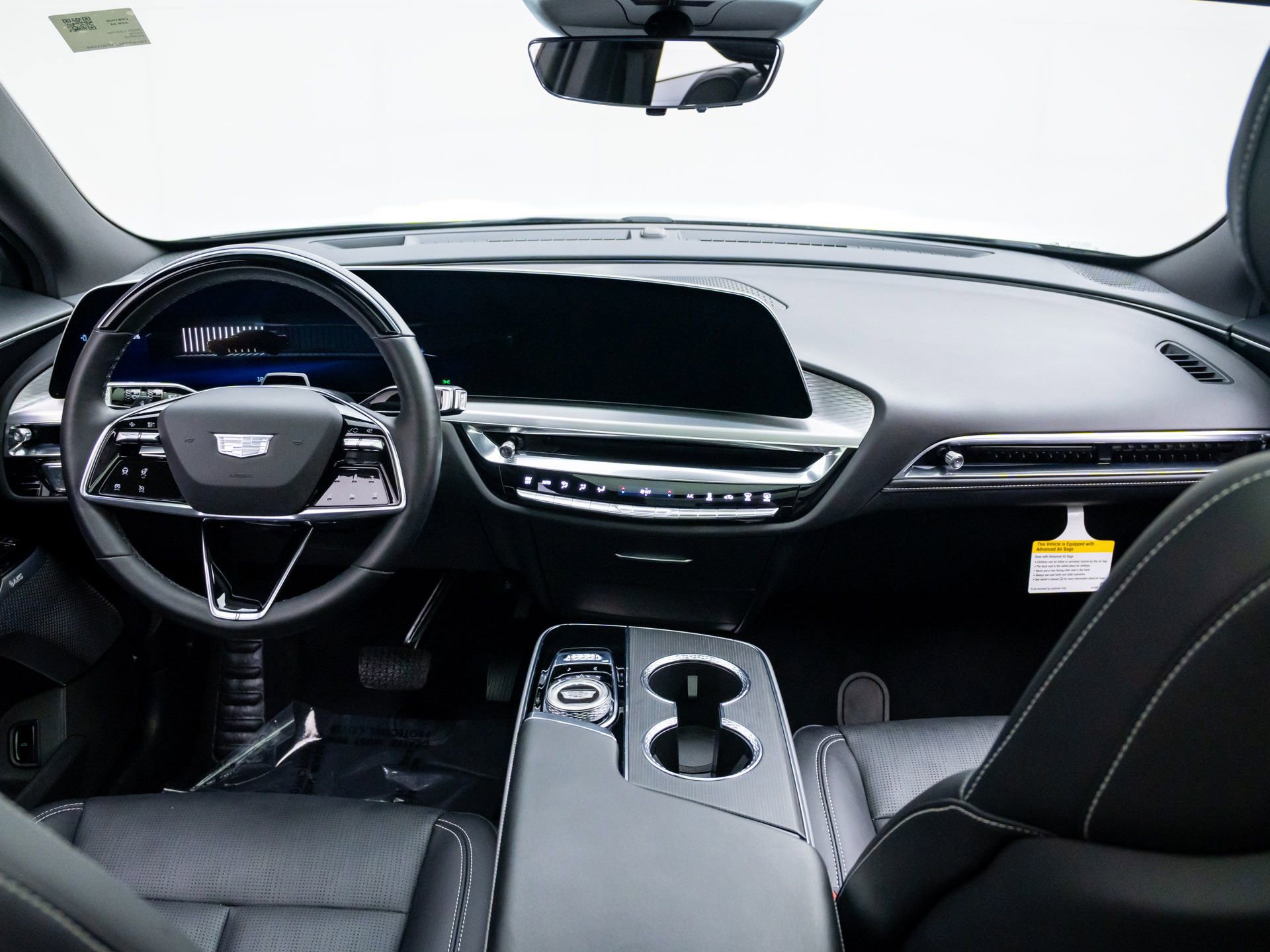 Certified 2025 Cadillac Lyriq Luxury w/ LPO, Floor Liner Package AWD/4WD image 12