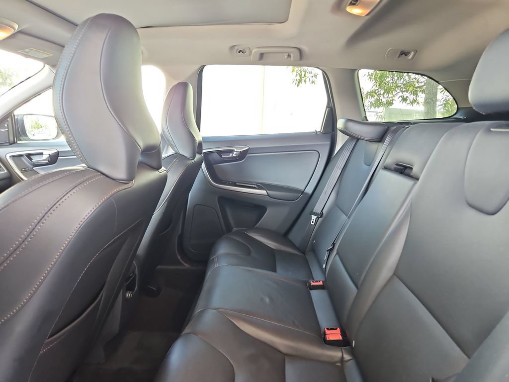 Used 2017 Volvo XC60 T5 Dynamic FWD image 27