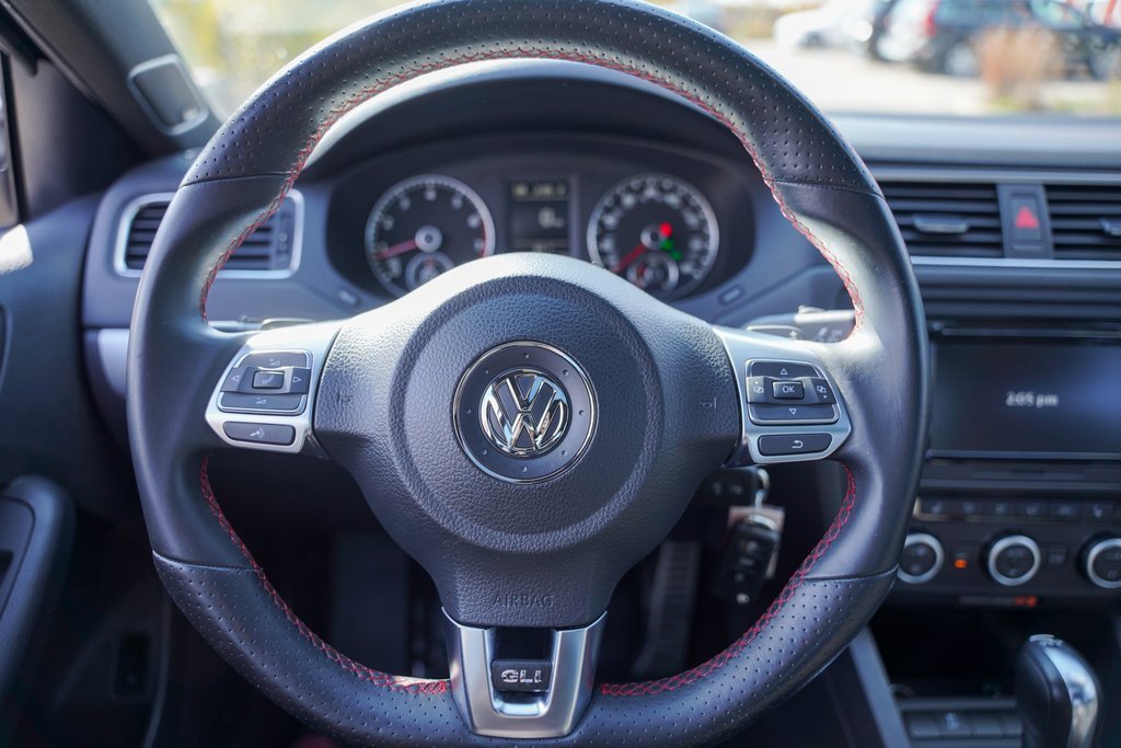 Used 2014 Volkswagen Jetta GLI Autobahn image 17