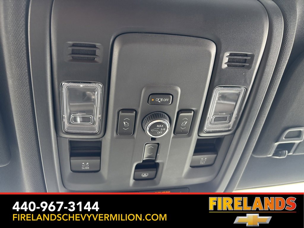 Used 2025 Chevrolet Suburban High Country image 35