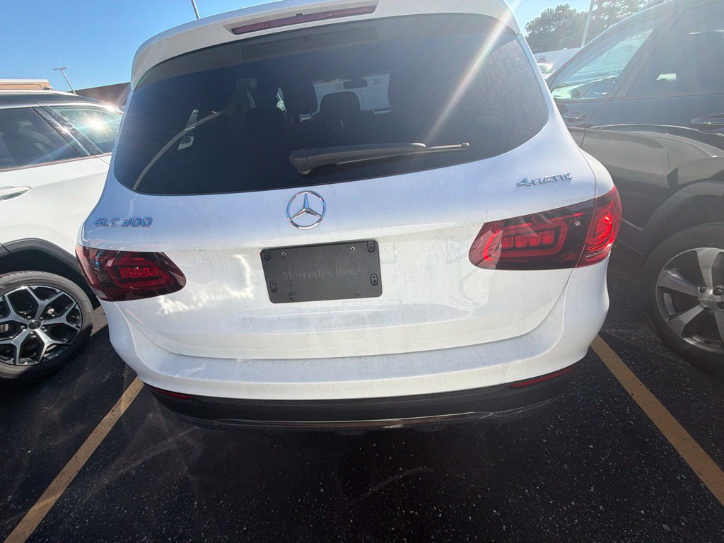 Used 2021 Mercedes-Benz GLC 300 4MATIC image 4