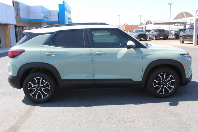 Used 2025 Chevrolet TrailBlazer ACTIV FWD image 2