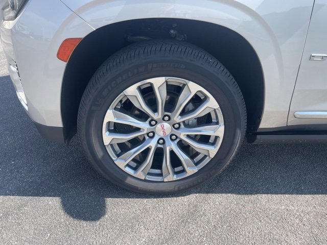 Used 2021 GMC Yukon Denali w/ Denali Premium Package image 10