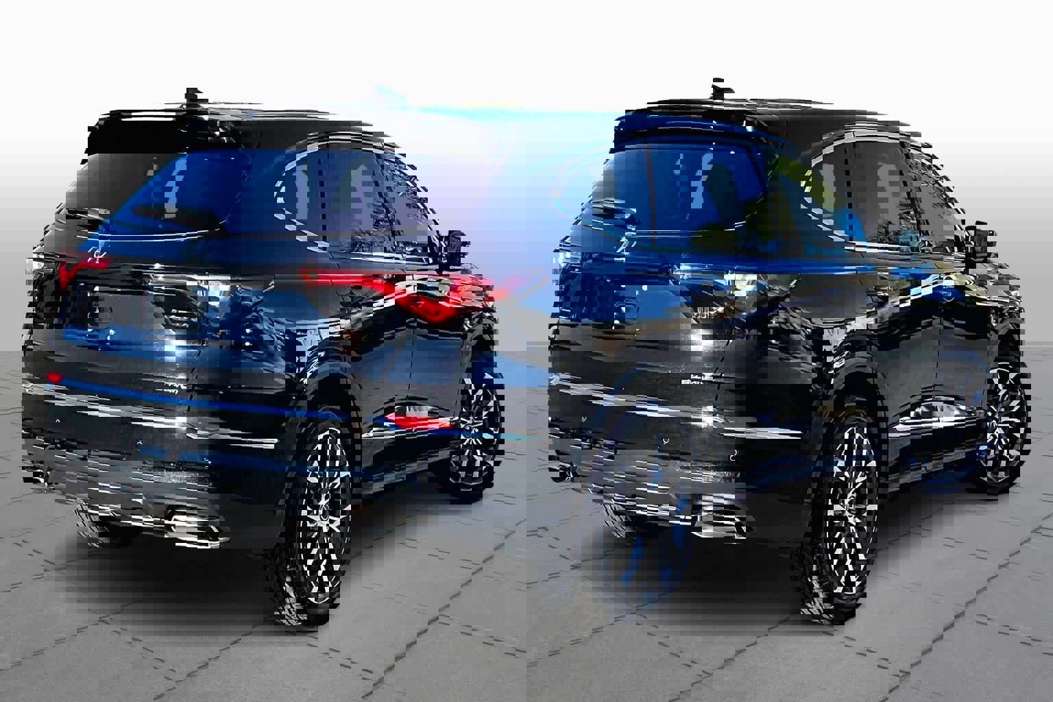 Used 2023 Acura MDX SH-AWD w/ Technology Package image 12