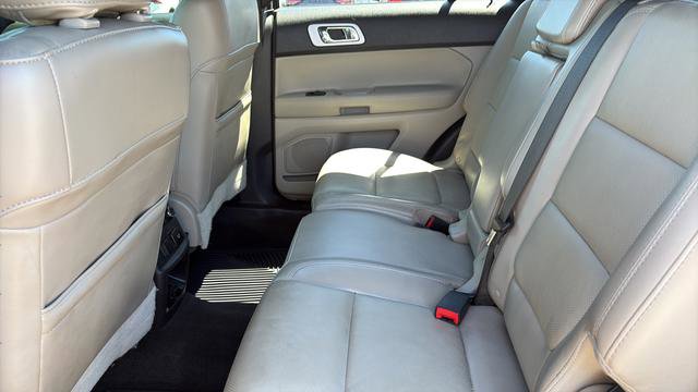 Used 2015 Ford Explorer Limited w/ Equipment Group 301A AWD/4WD image 18