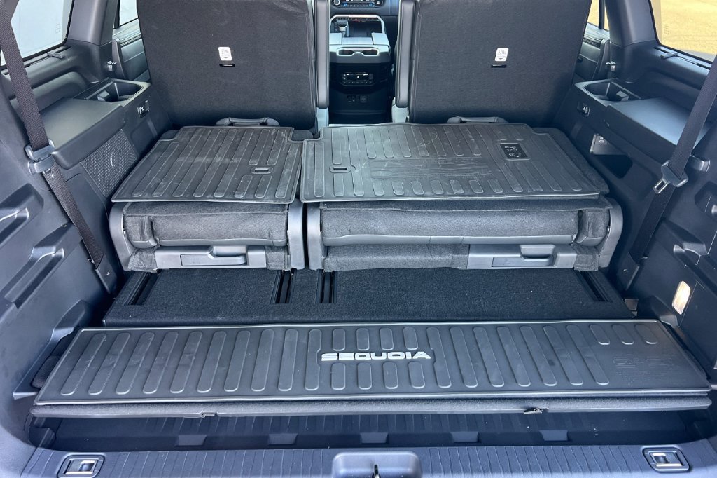 Used 2026 Toyota Sequoia Platinum w/ Tow Technology Package AWD/4WD image 19
