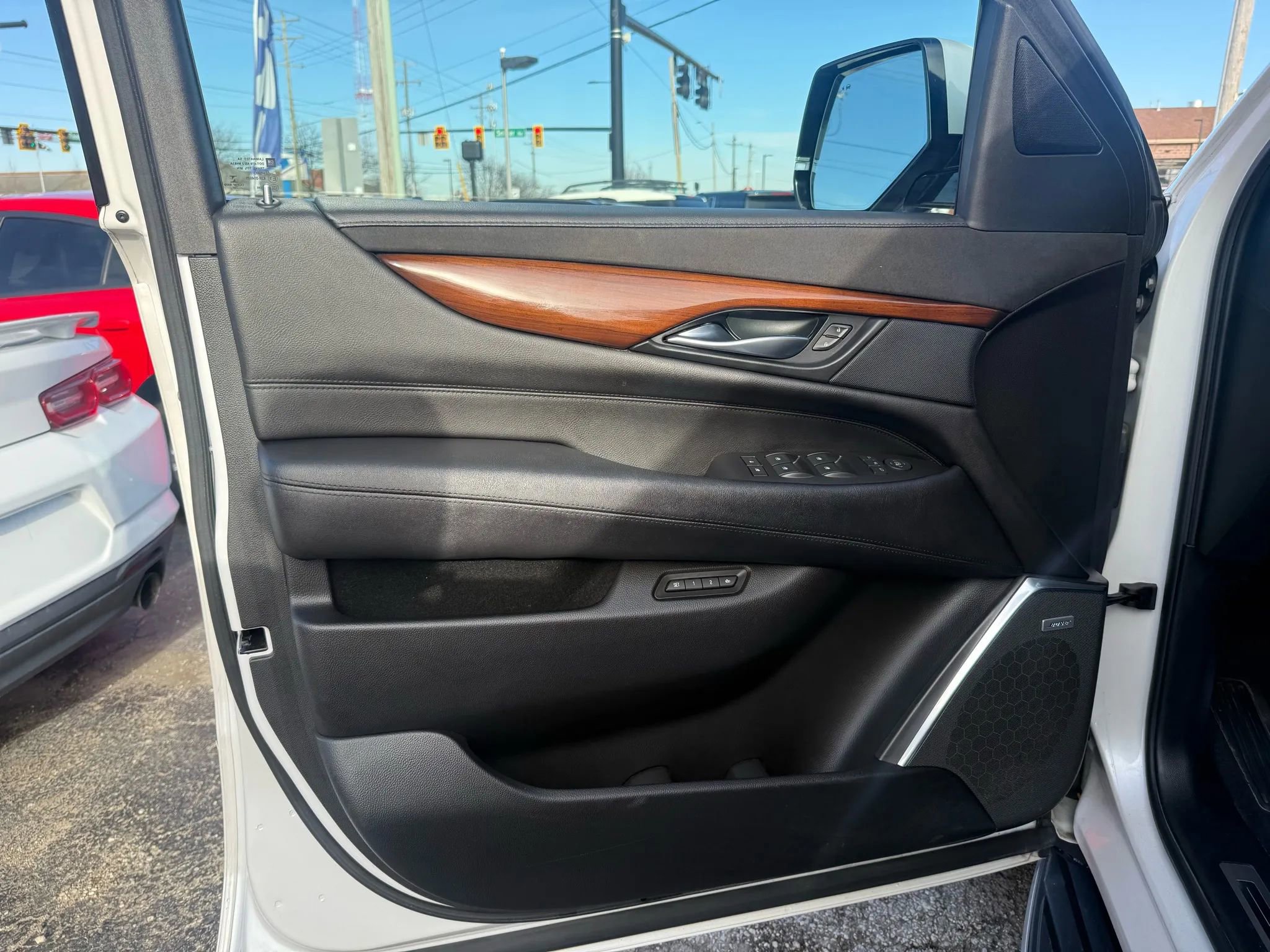 Used 2017 Cadillac Escalade ESV Luxury image 10