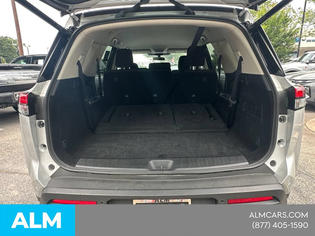 Used 2025 Nissan Pathfinder SV FWD image 21