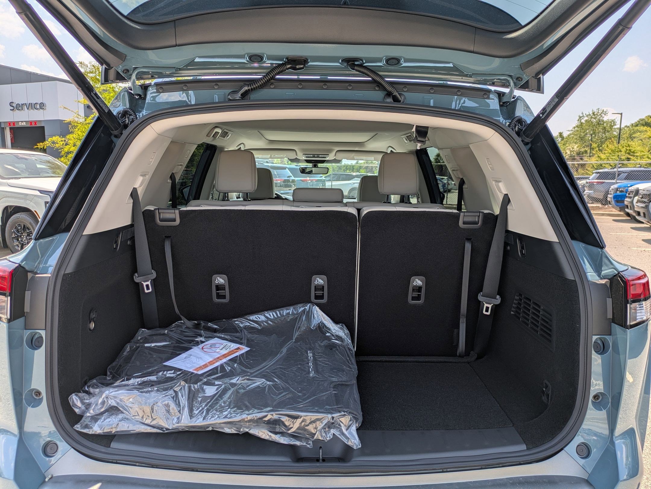 New 2026 Nissan Pathfinder SL w/ SL Premium Package (P04) AWD/4WD image 30