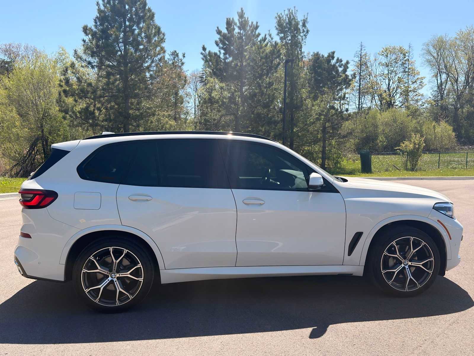 Used 2020 BMW X5 xDrive40i w/ M Sport Package AWD/4WD image 10