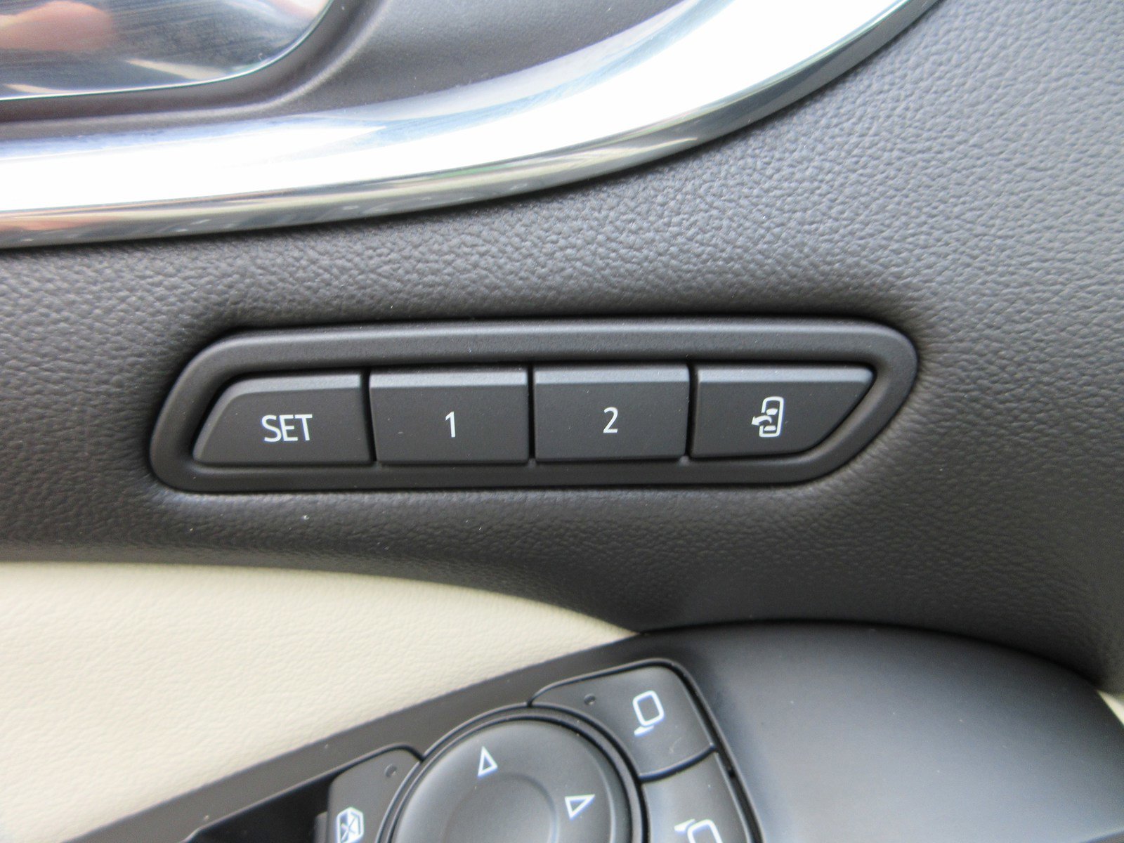 Used 2023 Buick Enclave Premium w/ Experience Buick Package AWD/4WD image 30