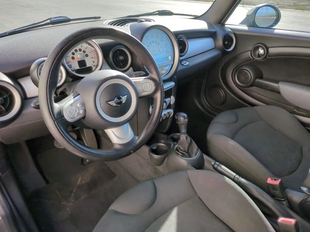 Used 2010 MINI Cooper Convertible image 14