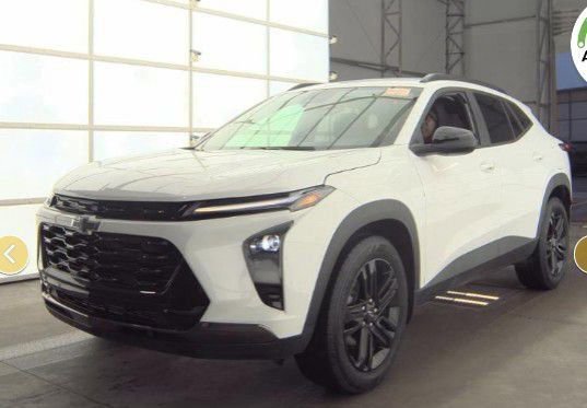 Used 2025 Chevrolet Trax ACTIV w/ Driver Confidence Package image 1