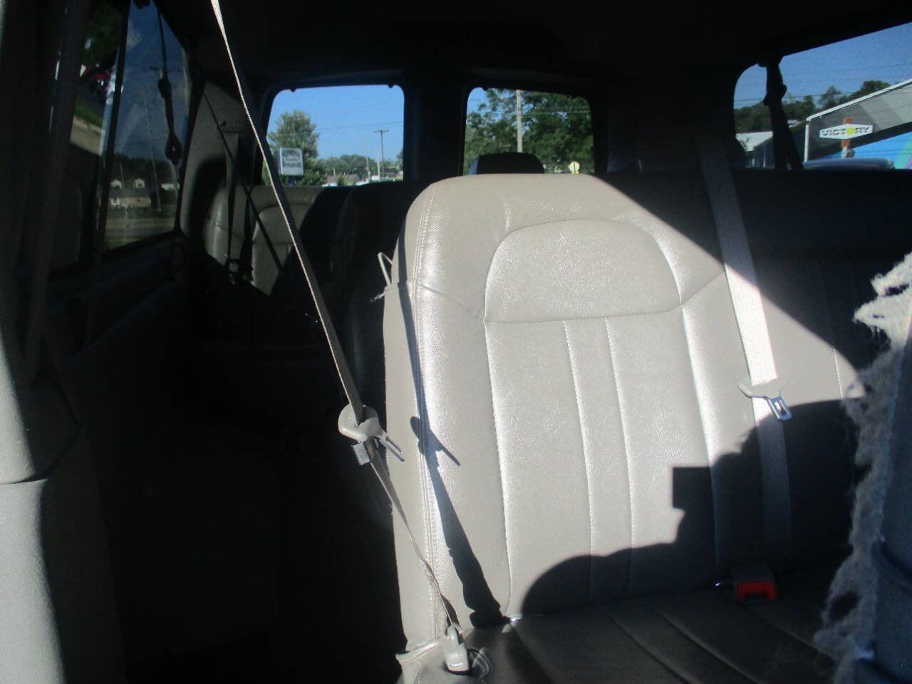 Used 2022 Chevrolet Express 3500 LS image 15