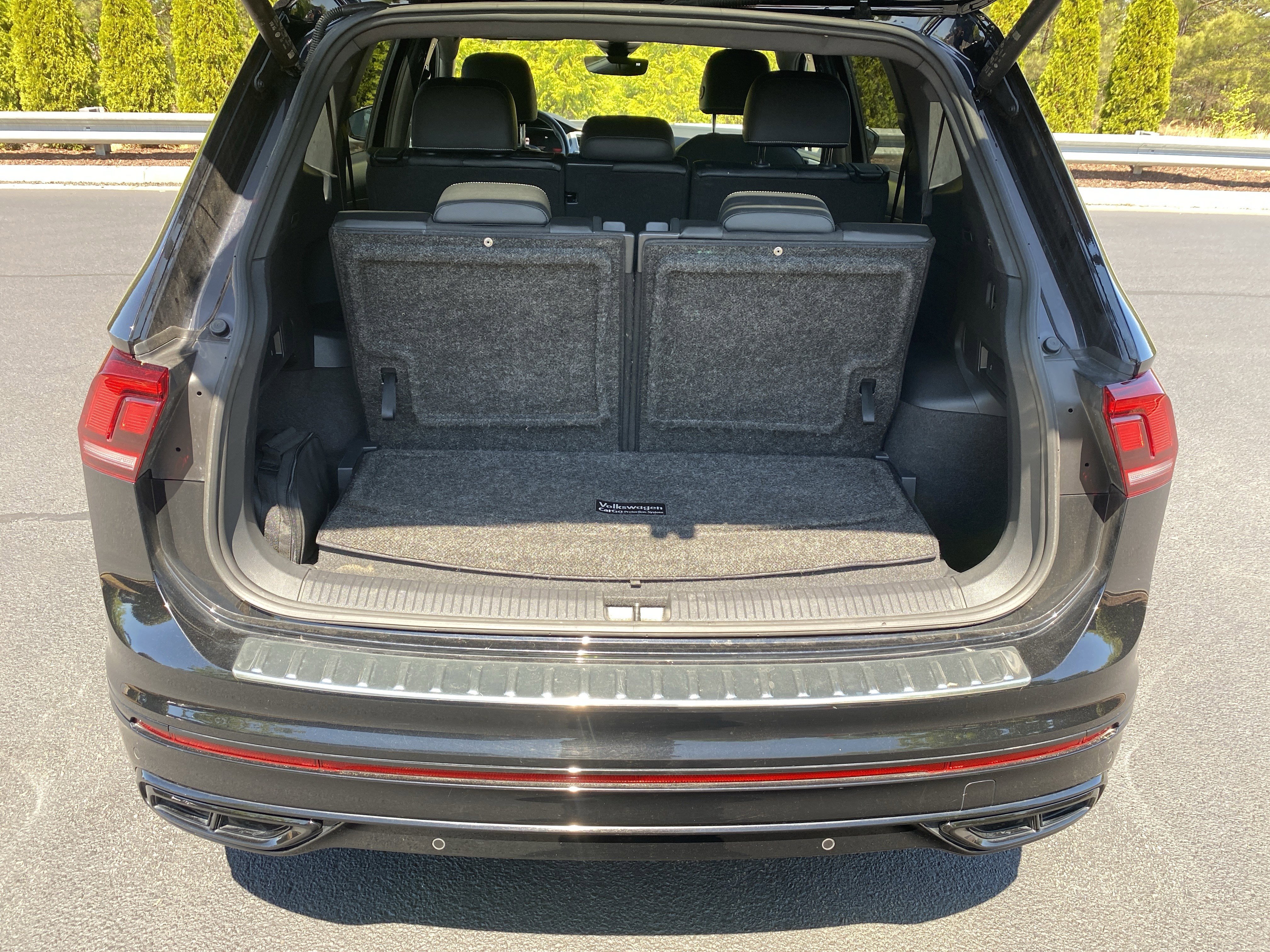 Used 2023 Volkswagen Tiguan SE R-Line FWD image 48