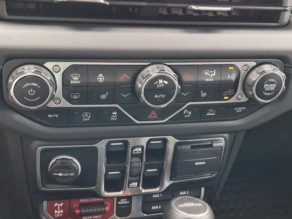 Used 2024 Jeep Gladiator Mojave w/ Safety Group AWD/4WD image 28