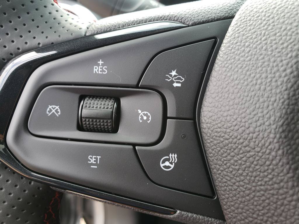 New 2026 Chevrolet Trax RS w/ Sunroof Package FWD image 27
