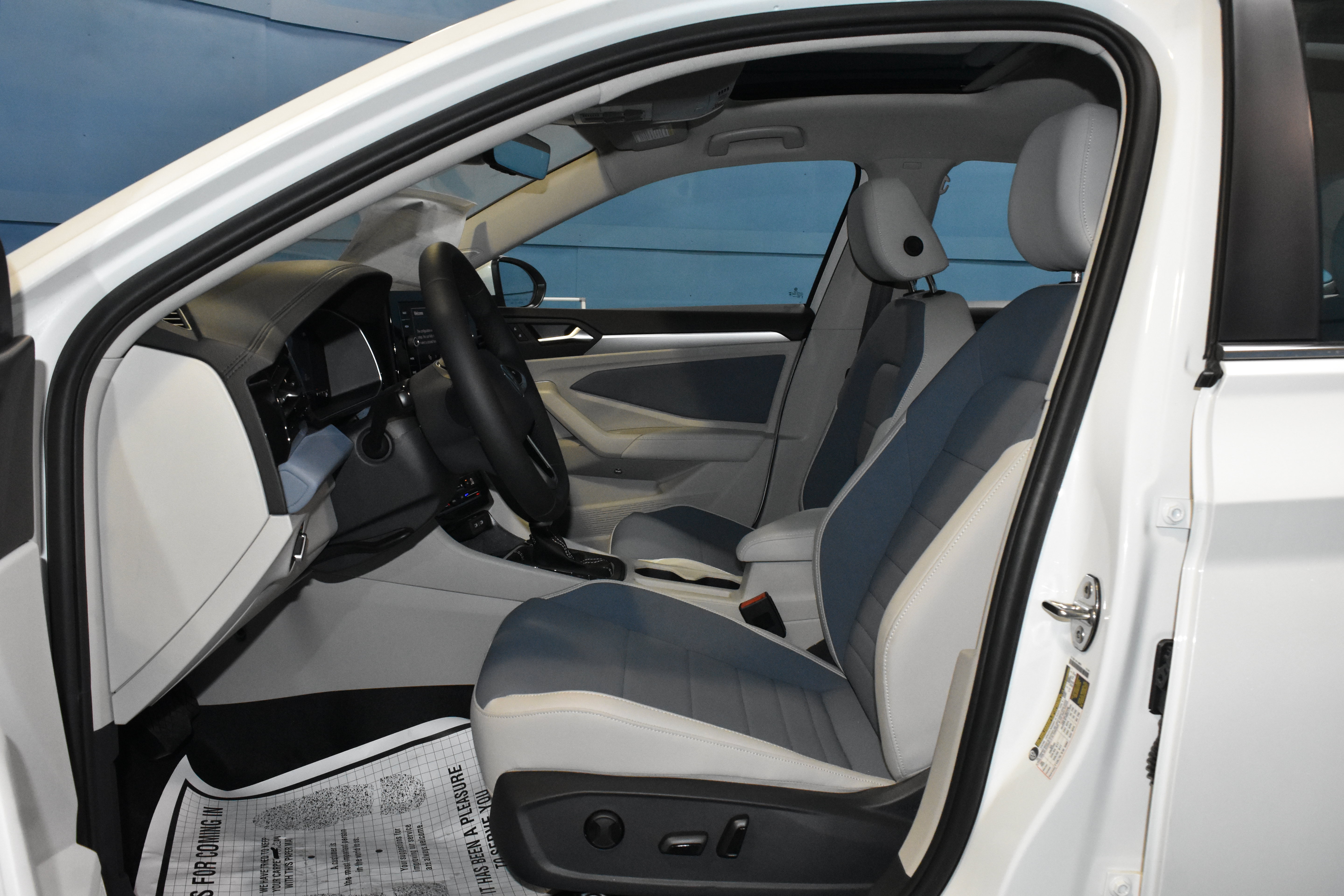 New 2026 Volkswagen Jetta SE FWD image 6