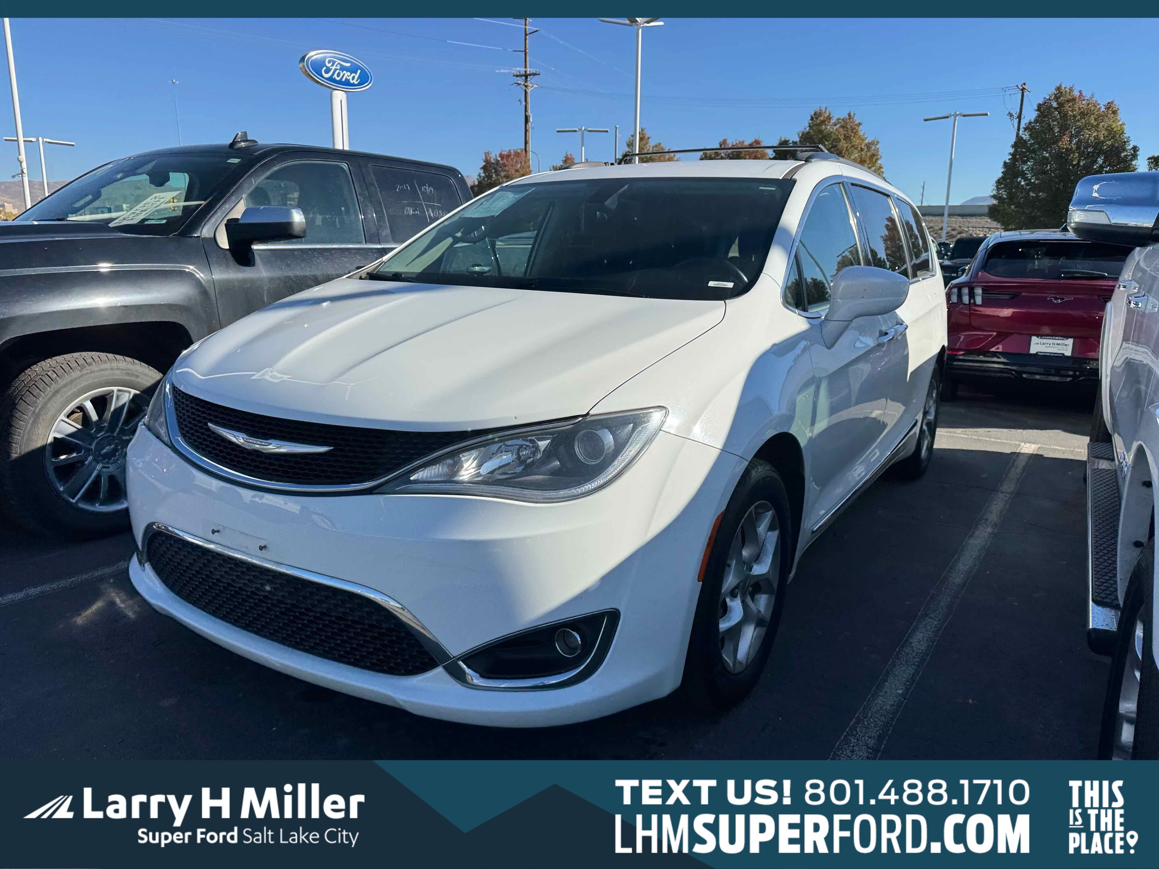 Used 2017 Chrysler Pacifica Touring-L w/ Tire & Wheel Group