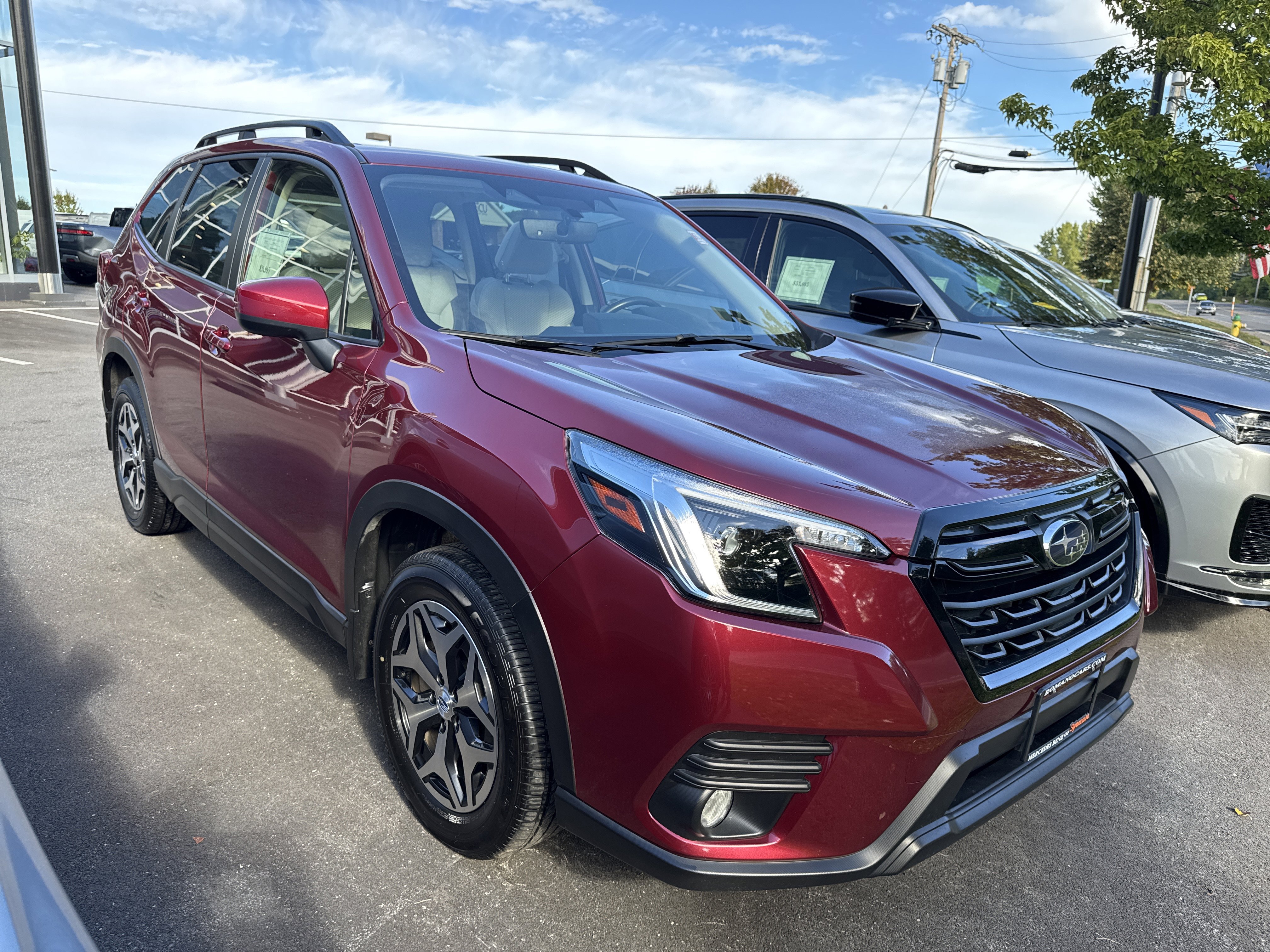 Used 2023 Subaru Forester Premium image 2