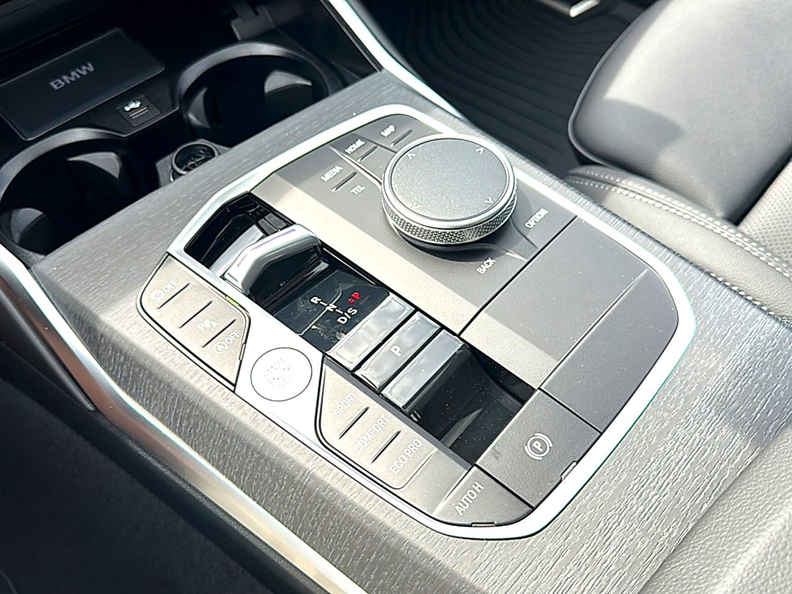 New 2026 BMW 330i Sedan w/ Premium Package RWD image 26