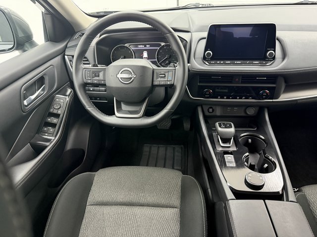 Used 2025 Nissan Rogue SV image 31