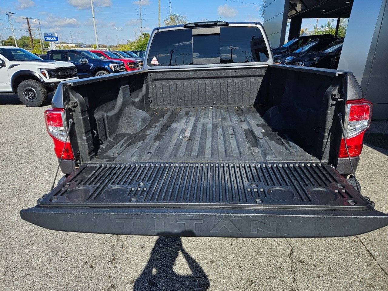 Used 2018 Nissan Titan S w/ S Utility Package image 11