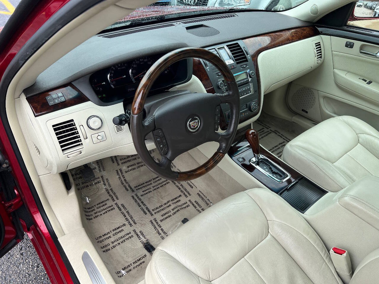 Used 2009 Cadillac DTS FWD image 19