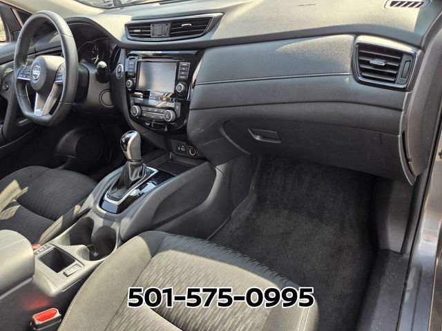 Used 2020 Nissan Rogue SV FWD image 17