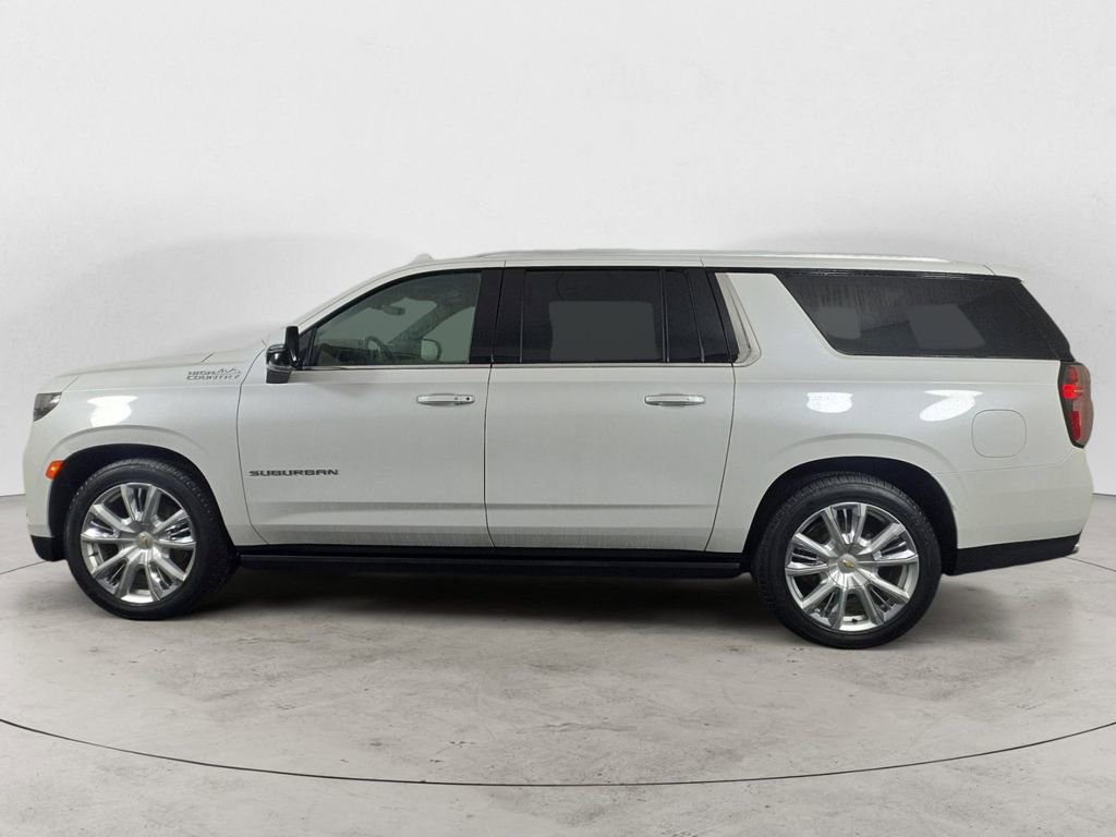Certified 2023 Chevrolet Suburban High Country image 2