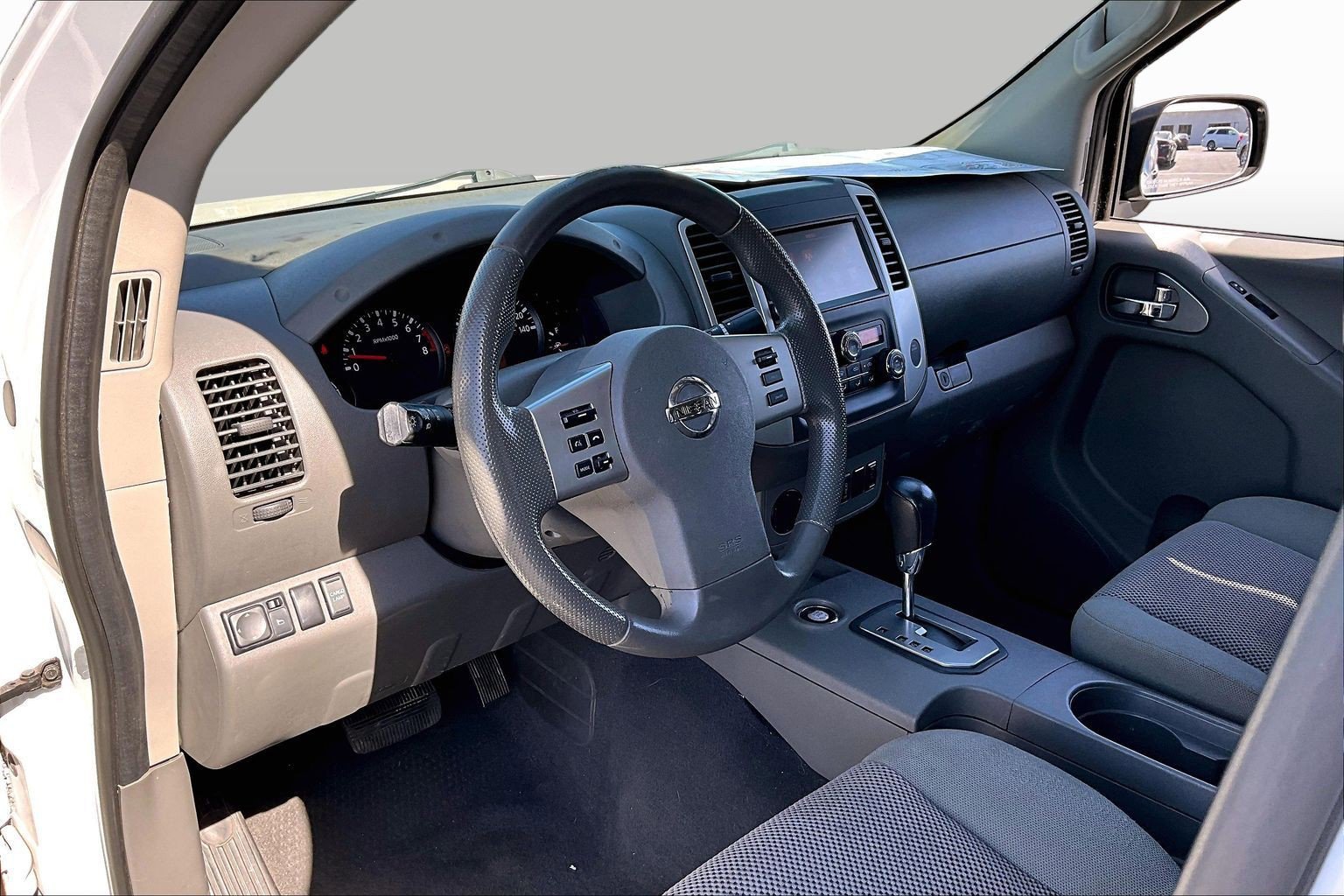 Used 2021 Nissan Frontier SV RWD image 11