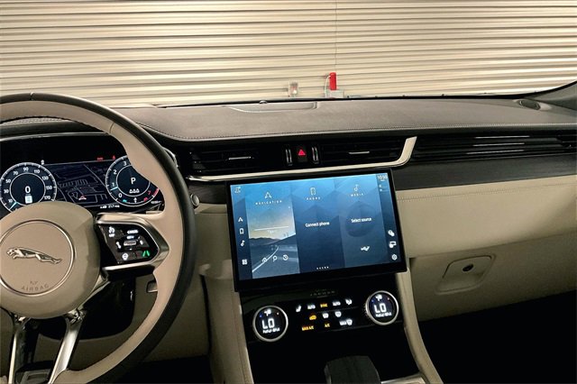 Certified 2025 Jaguar F-PACE R-Dynamic S image 5
