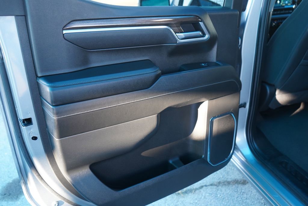 Used 2025 Chevrolet Silverado 1500 LT image 26