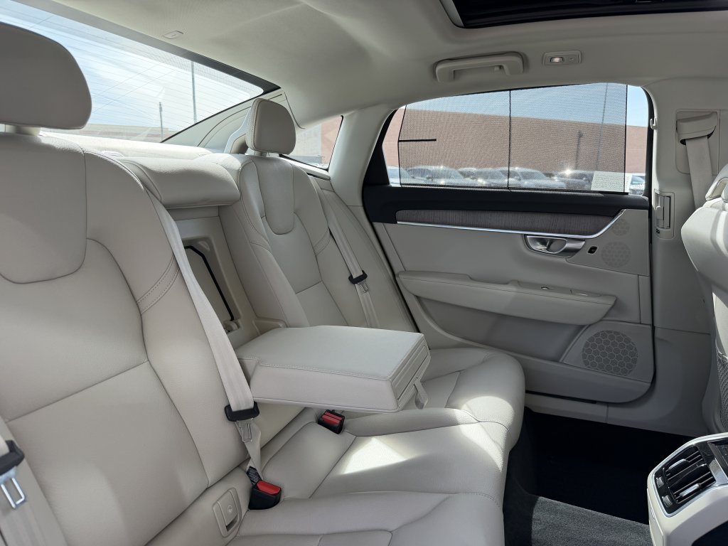 Used 2024 Volvo S90 B6 Plus w/ Protection Package Premier AWD/4WD image 40