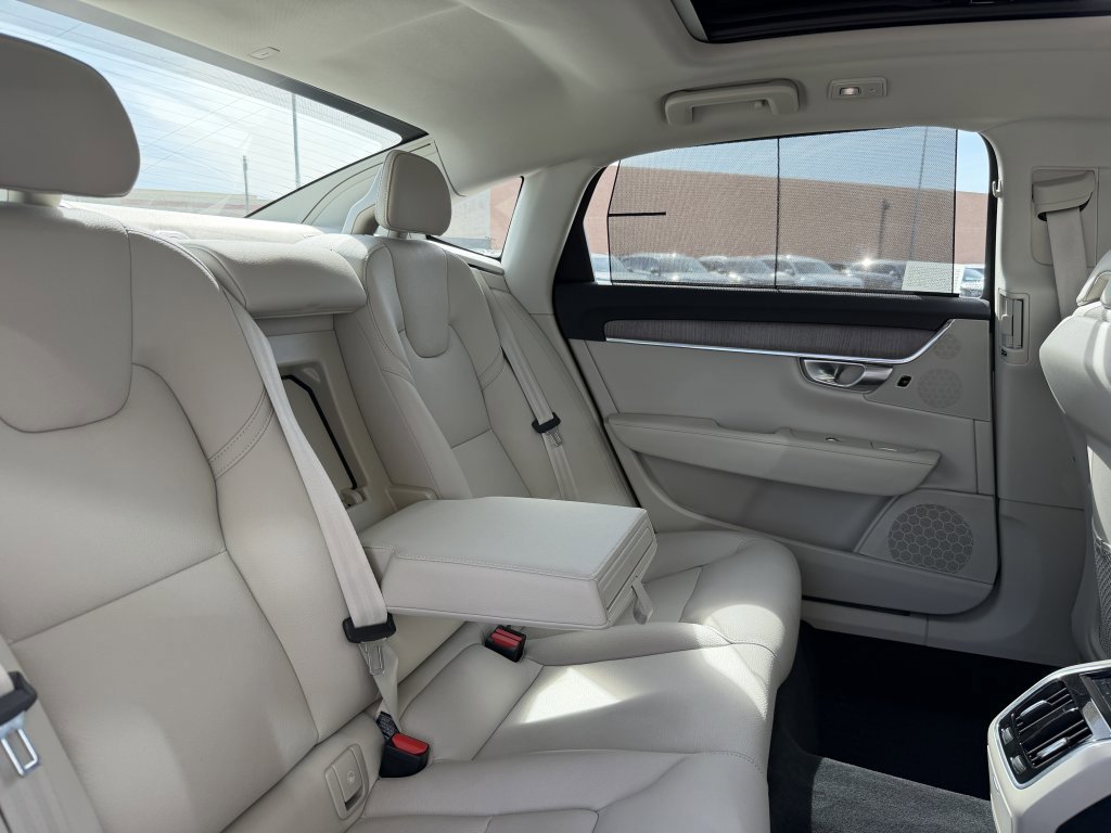 Used 2024 Volvo S90 B6 Plus w/ Protection Package Premier AWD/4WD image 40