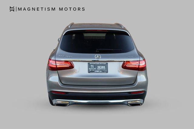 Used 2019 Mercedes-Benz GLC 300 4MATIC image 5