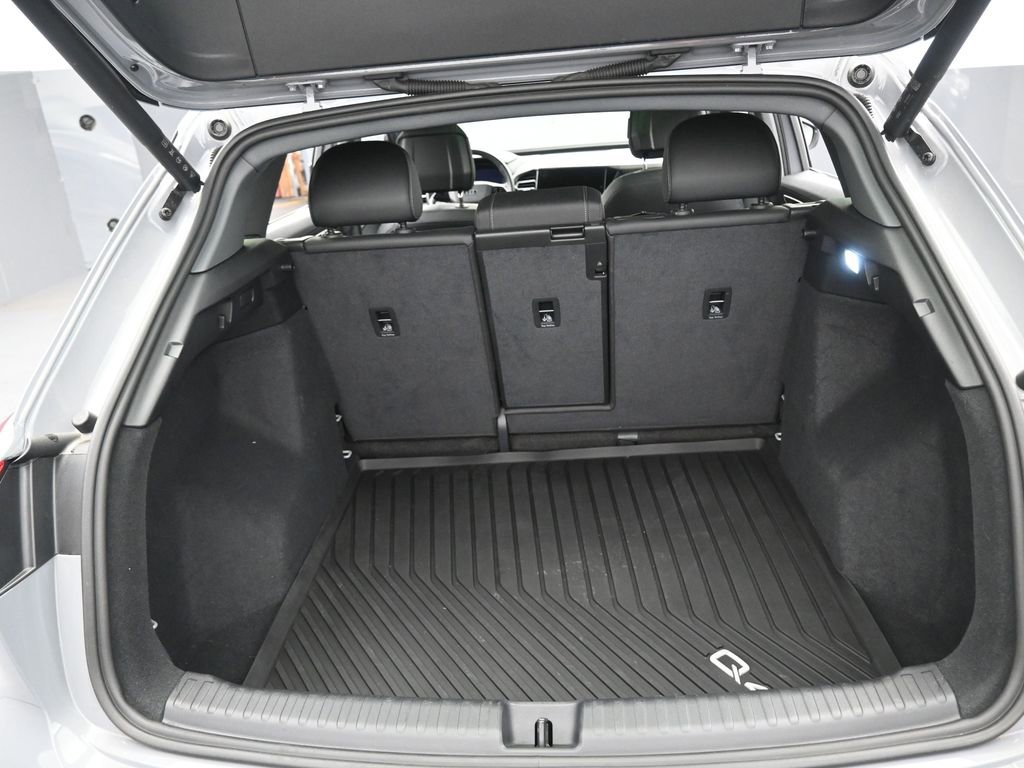Used 2024 Audi Q4 e-tron Premium w/ Convenience Package image 30