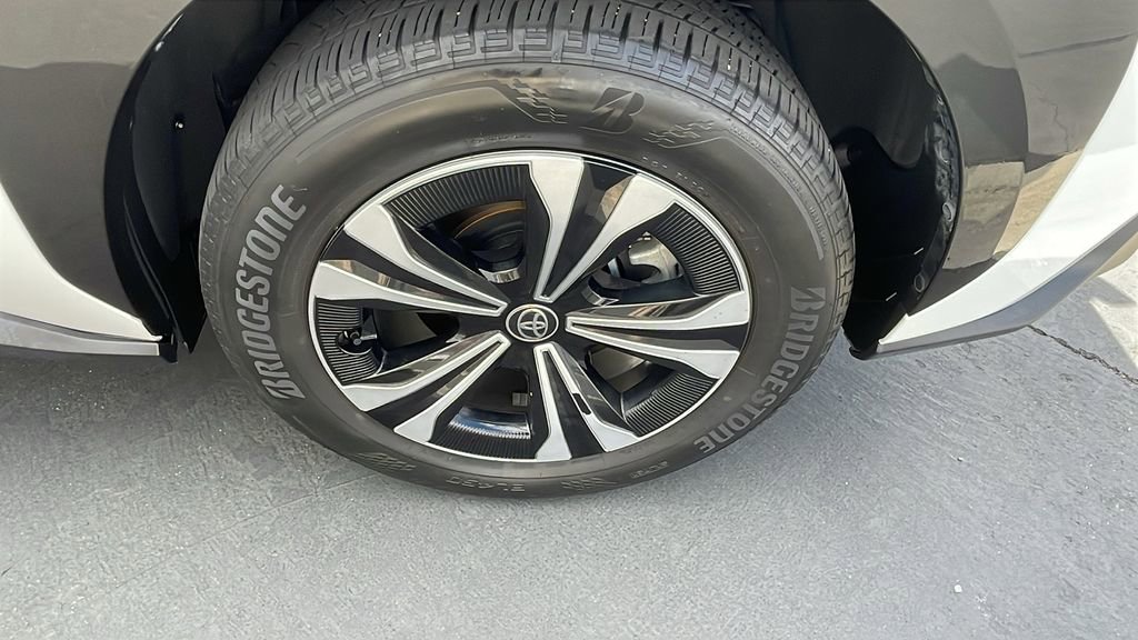Certified 2024 Toyota bZ4X FWD image 29