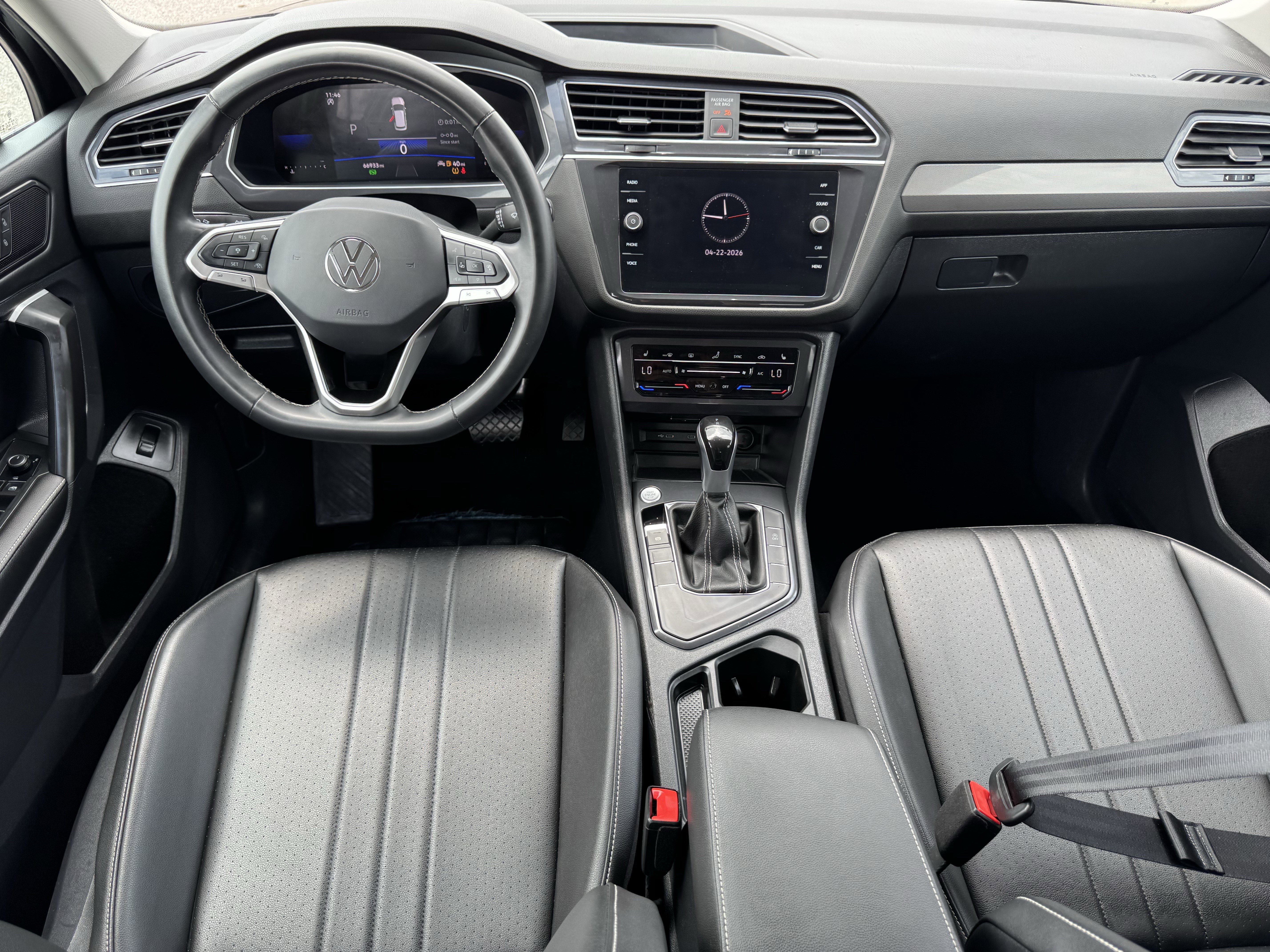 Used 2024 Volkswagen Tiguan SE FWD image 13