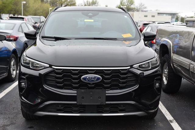 Used 2023 Ford Escape ST-Line Elite image 3