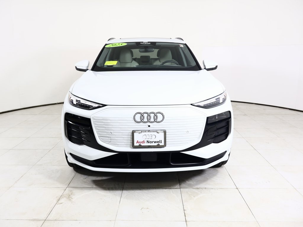 Used 2025 Audi Q6 e-tron Premium Plus image 11