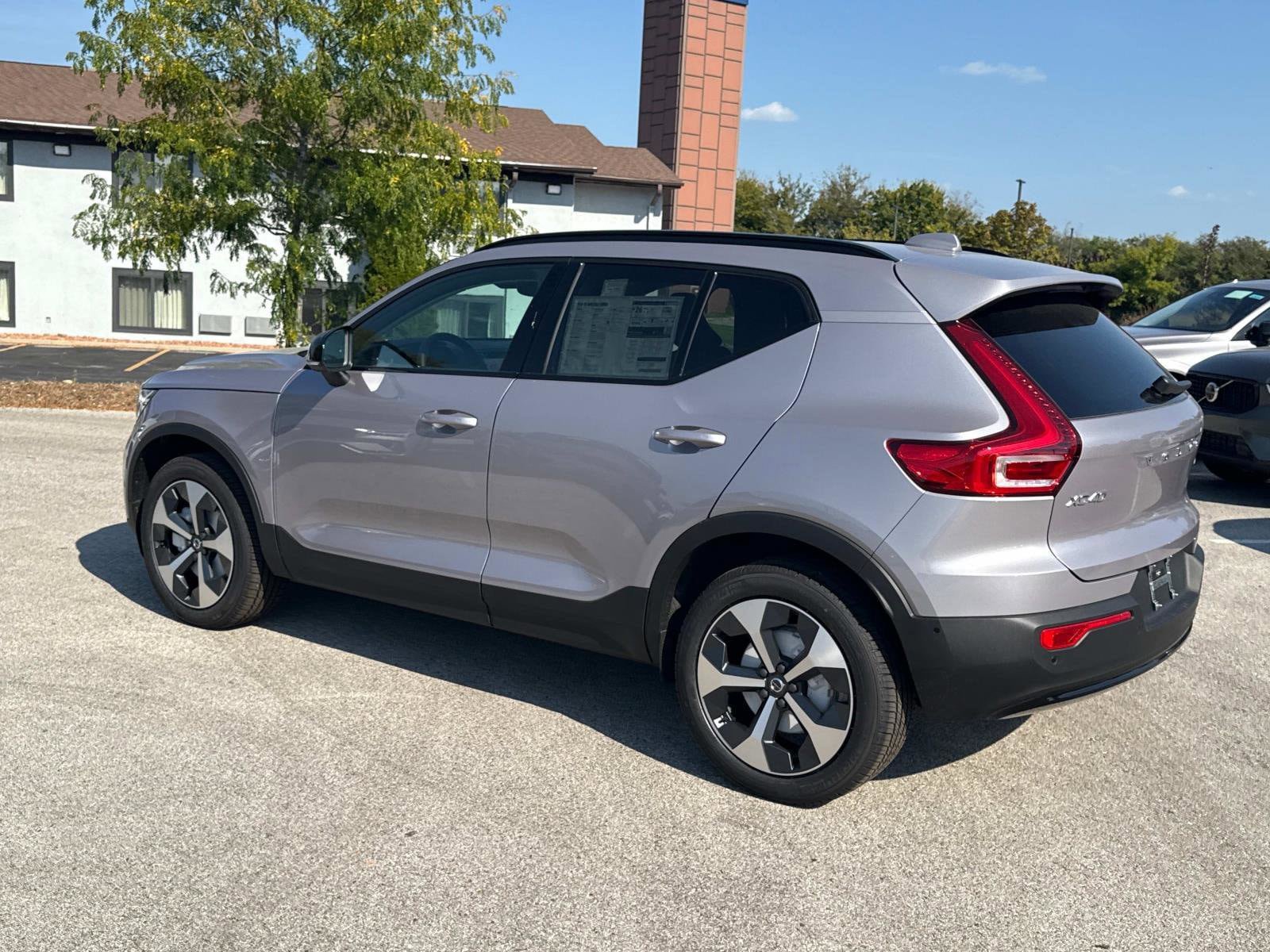 New 2026 Volvo XC40 B5 Plus w/ Climate Package AWD/4WD image 7
