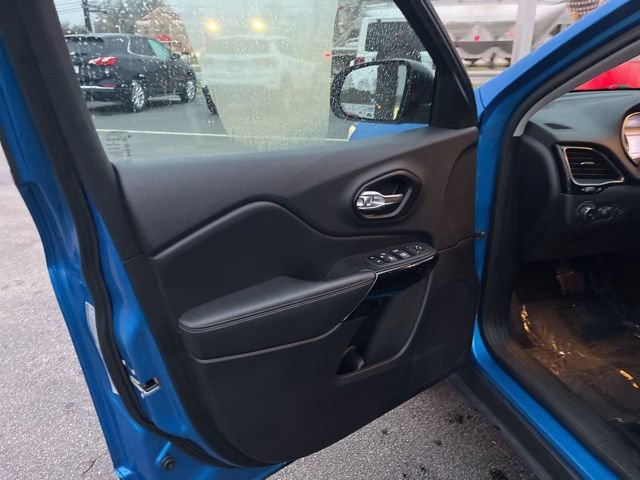 Used 2023 Jeep Cherokee Altitude Lux image 5