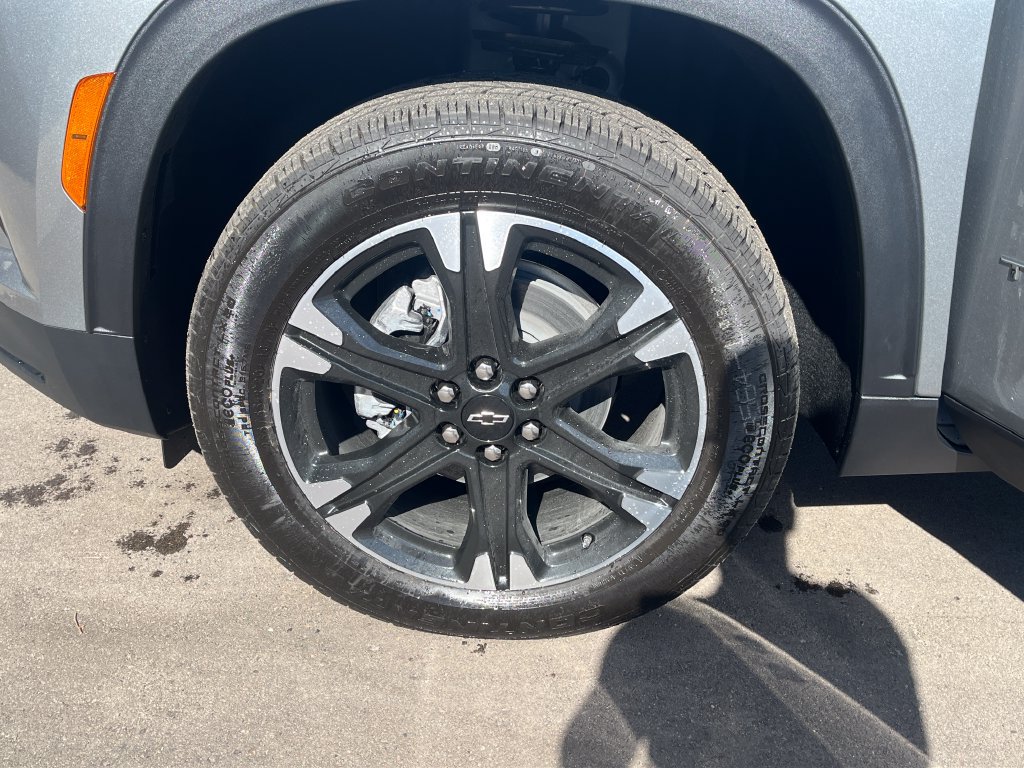 New 2027 Chevrolet Traverse LT w/ Sun and Wheel Package AWD/4WD image 27